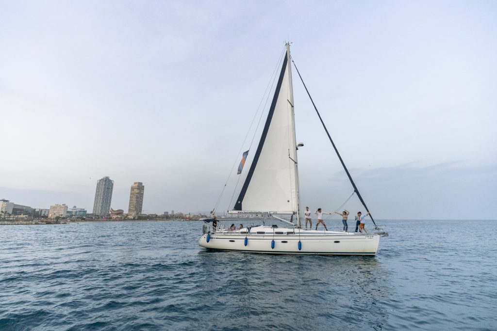 Sailing boat