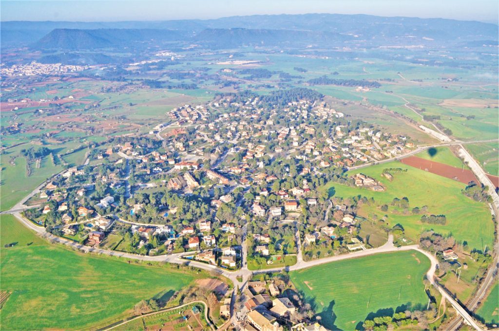Views of The Plana de Montserrat 