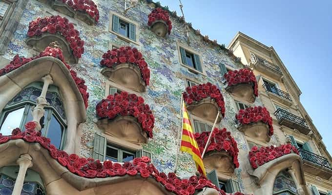 Sant Jordi 2019: What to do in Barcelona - World Experience