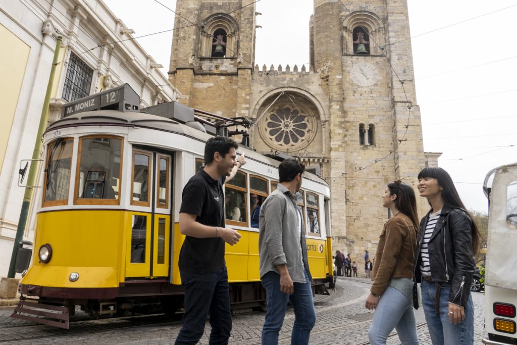 Lisboa SkyWalk: Old Town Walking, Helicopter flight & Sailing Waterfront