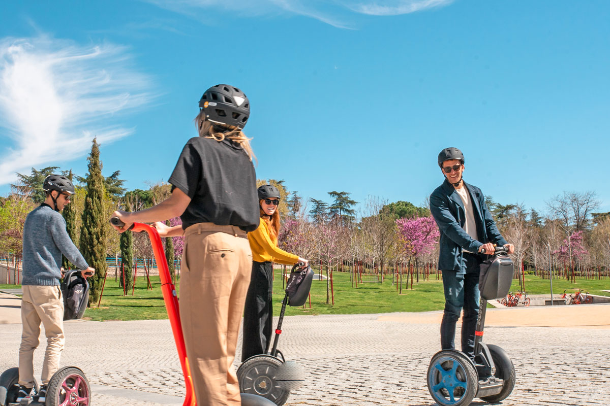 Madrid Segway TOP Highlights & Retiro Park Tour - World Experience